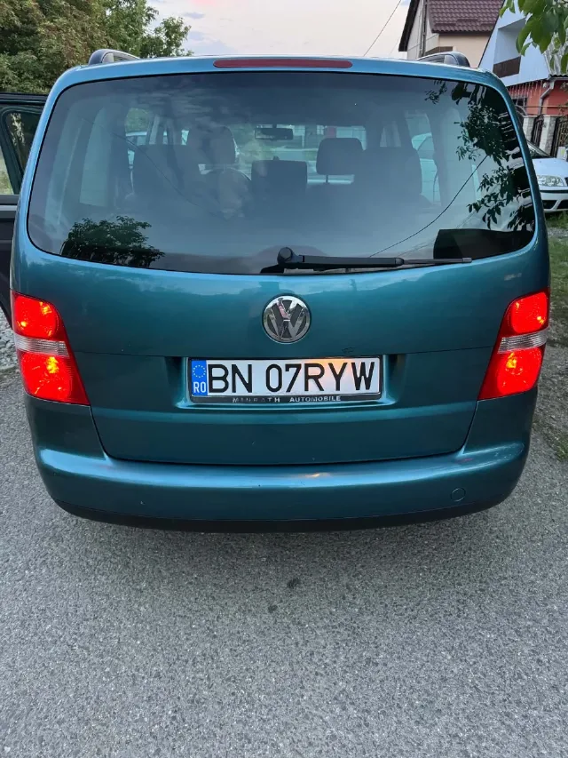 Vând Vw Touran an 2006 – fotografia 3 din 7