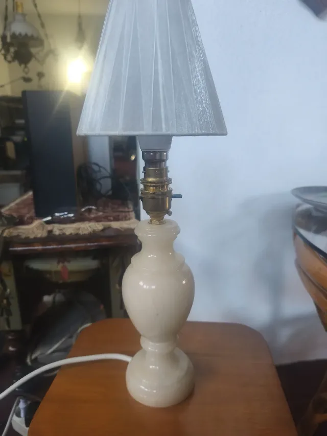 lampă de masă din marmură – fotografia 3 din 4