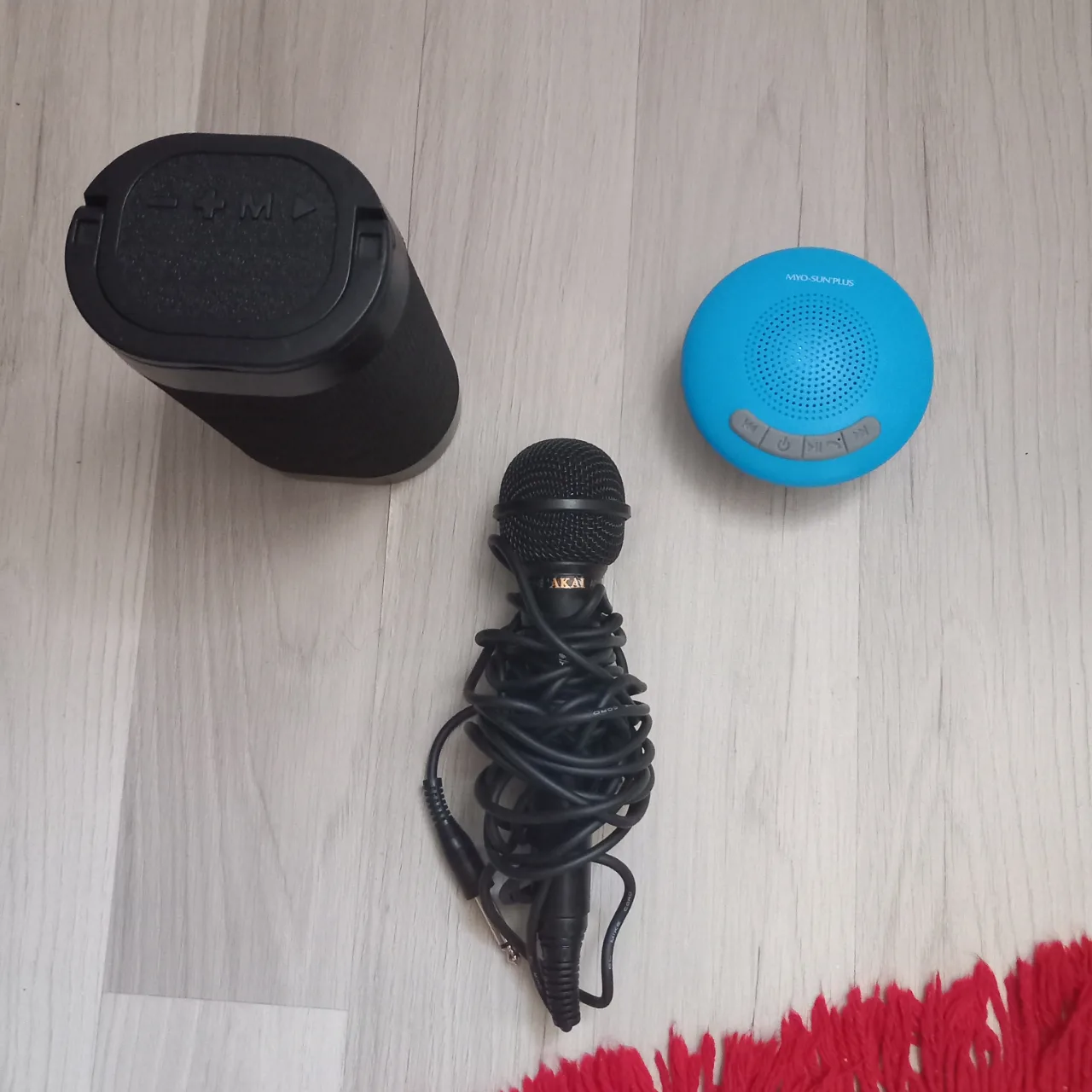 boxe si microfon akai stare buna 70 de lei toate – București, București