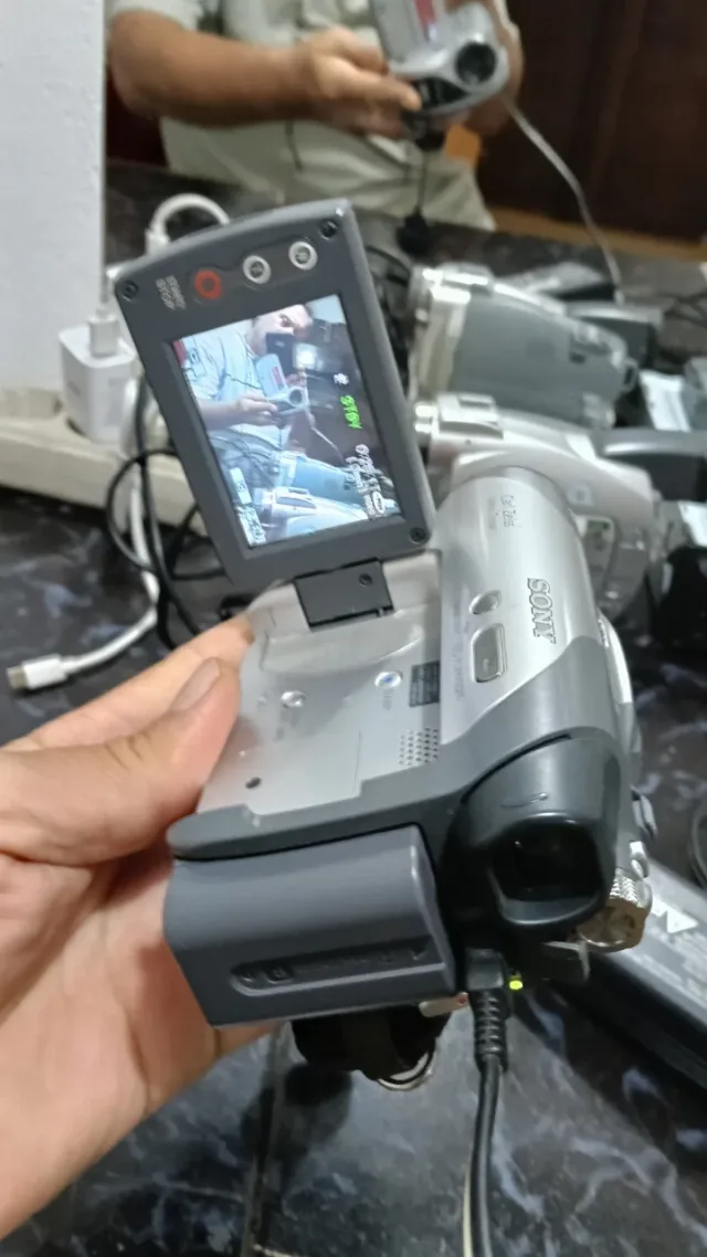 Handycam Sony dcr -dvd 105 e – fotografia 2 din 8