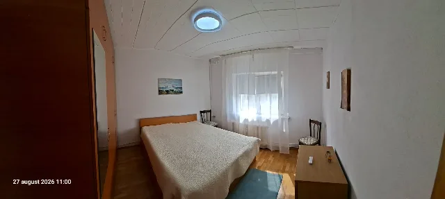 Închiriez apartament cu trei camere – fotografia 2 din 8