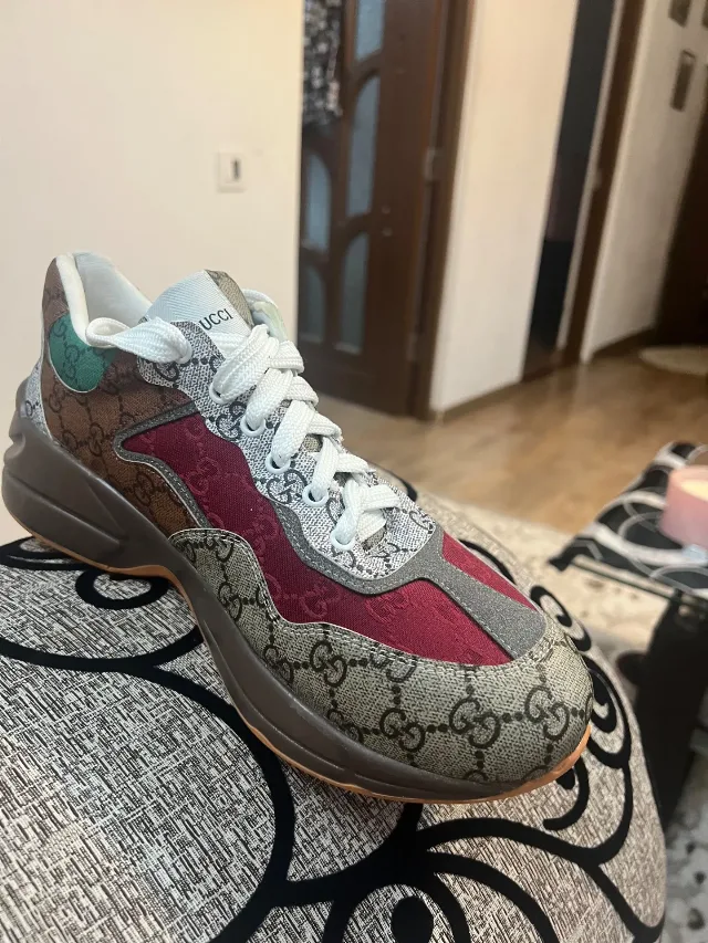 Adidasi gucci mărimea 43 – fotografia 1 din 2