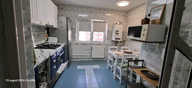 Închiriez apartament cu trei camere – fotografia 4 din 8