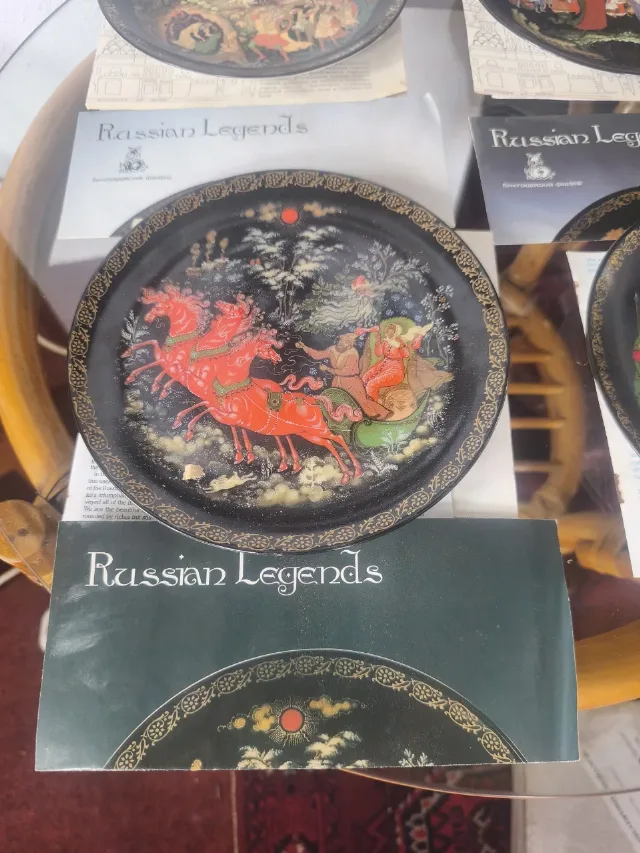 farfurii decorative de colecție din seria Legende Rusești – fotografia 3 din 6
