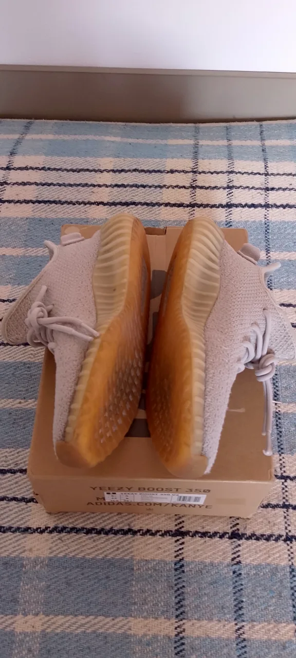 Yezzy Boost 350, originali! Mărimea 42cm! – fotografia 3 din 8