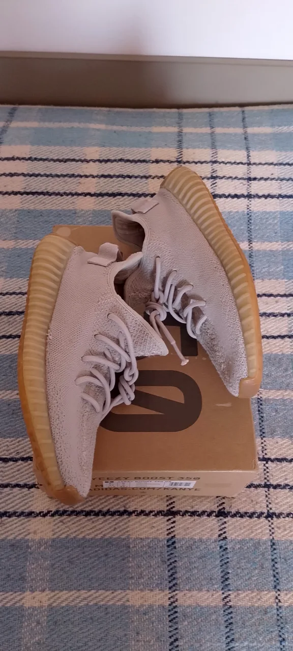 Yezzy Boost 350, originali! Mărimea 42cm! – fotografia 4 din 8