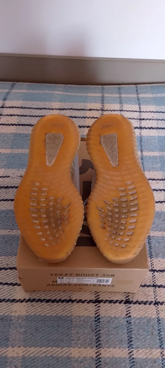 Yezzy Boost 350, originali! Mărimea 42cm! – fotografia 7 din 8