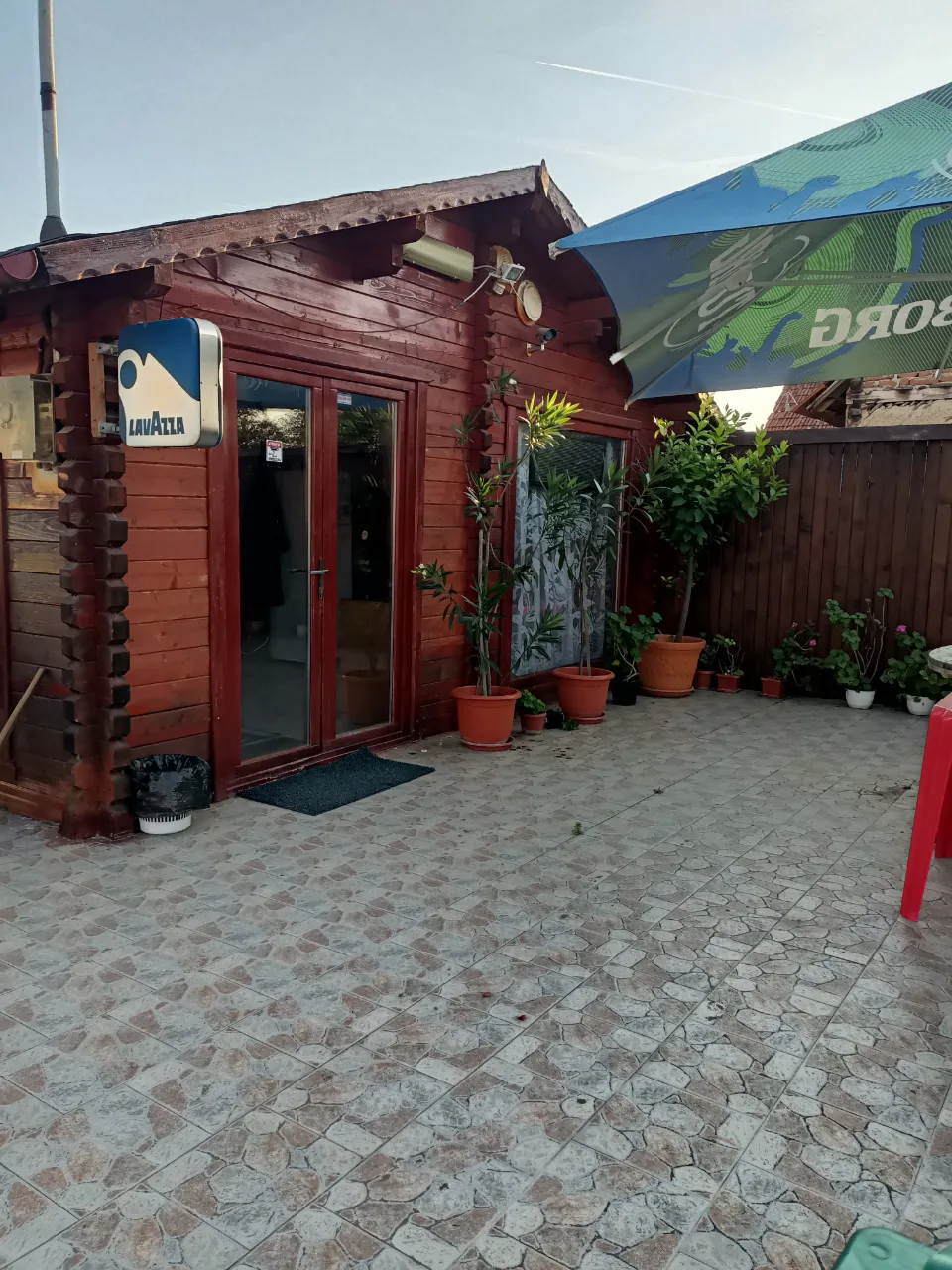 Cabana și casa la tara – fotografia 1 din 8
