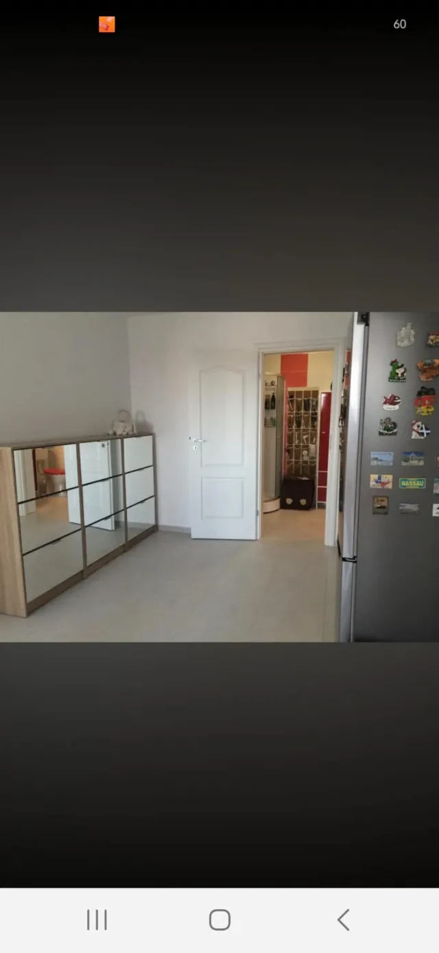 Vand apartamentVand sau schimb ap.3camere etj 7 in cartier rezidențial,cu școli și grădinițe in apropiere ,magazine și supermarketuri.Ca și transport in comun sunt autobuze ,troleibuze  metrou (stația – fotografia 5 din 8