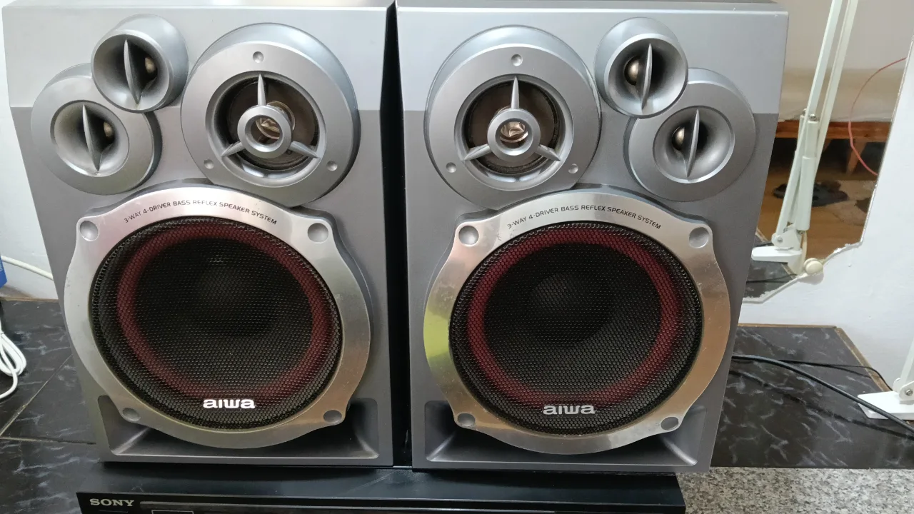 Boxe Aiwa bass reflex de 50W 6 ohmi – Baia Mare, Maramureș