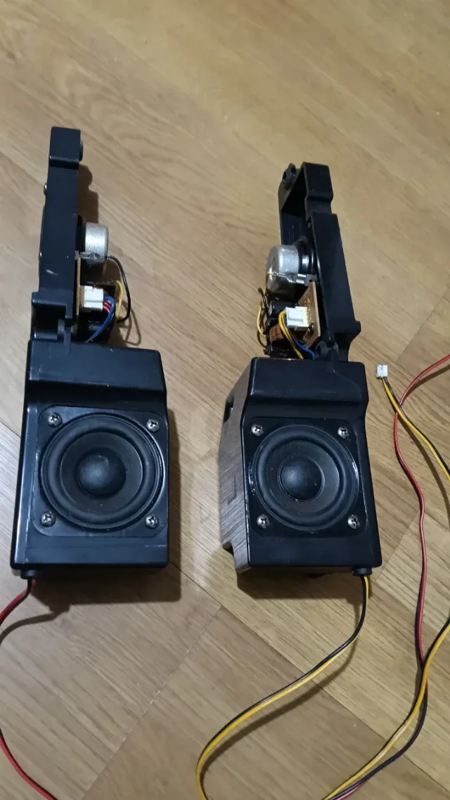 Boxe bass și înalte de 10W și 8ohmi – fotografia 1 din 8