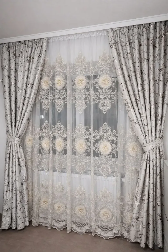 Vand perdele și draperii 3D lucrate după dimensiunile dorite de client pe comanda – fotografia 2 din 8