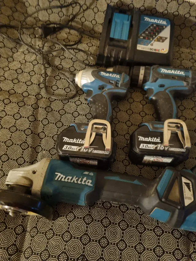 SET MAKITA FLEX .IMPACT BORMASINA 3ACUM .INCARCATOR – fotografia 6 din 7