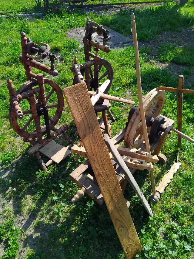 Torcătoare pentru decorațiuni rustice. Nu sunt recondiționate și pot fi chiar folosite,  fiind complete. i – fotografia 2 din 8