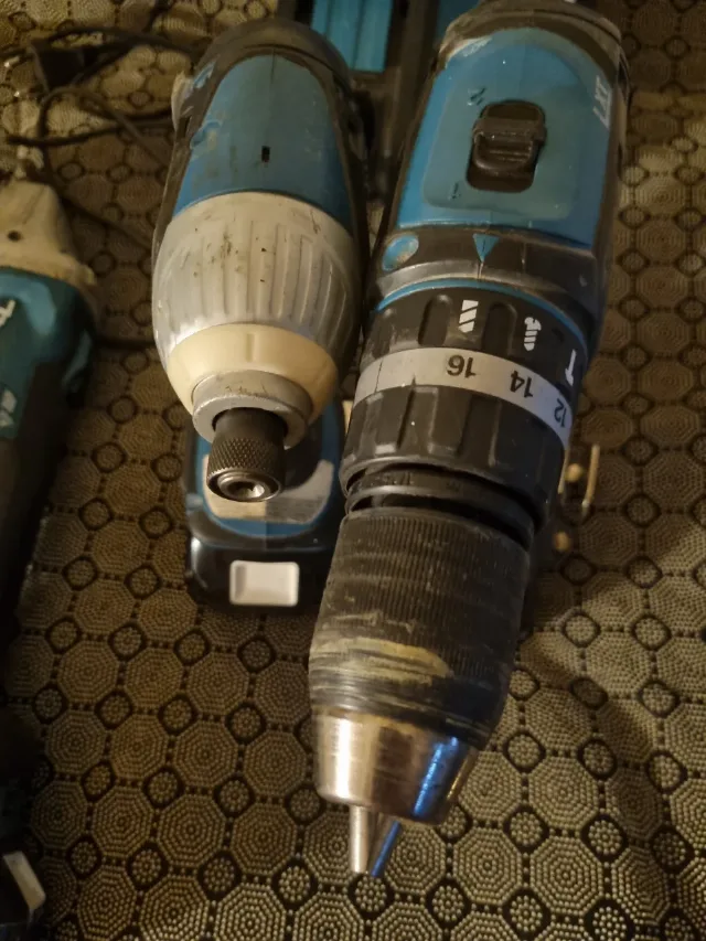 SET MAKITA FLEX .IMPACT BORMASINA 3ACUM .INCARCATOR – fotografia 5 din 7