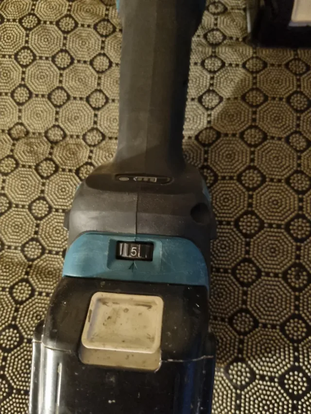 SET MAKITA FLEX .IMPACT BORMASINA 3ACUM .INCARCATOR – fotografia 4 din 7