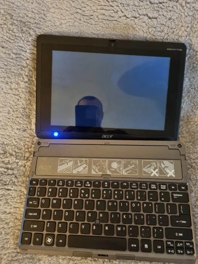 Laptop tableta Acer 10.1" diagnoza auto  functionala cu incarcator geanta antisoc – fotografia 2 din 7