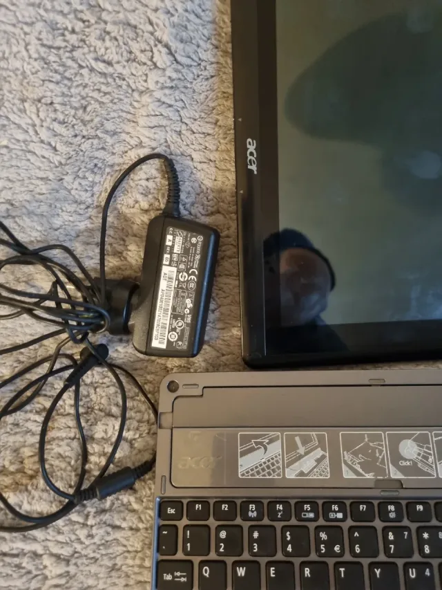 Laptop tableta Acer 10.1" diagnoza auto  functionala cu incarcator geanta antisoc – fotografia 7 din 7