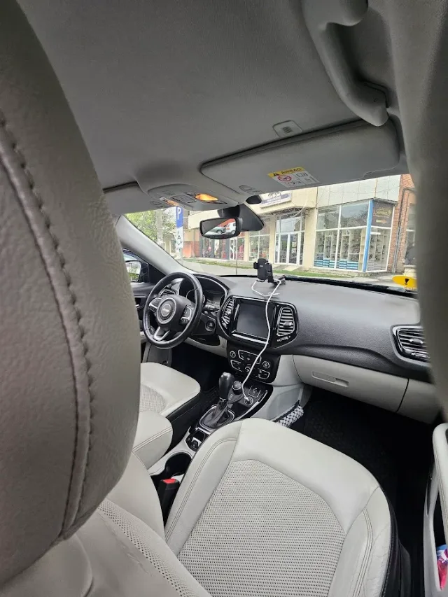 Jeep Compass 170 CP, 4x4, 2.0 motor – fotografia 3 din 8