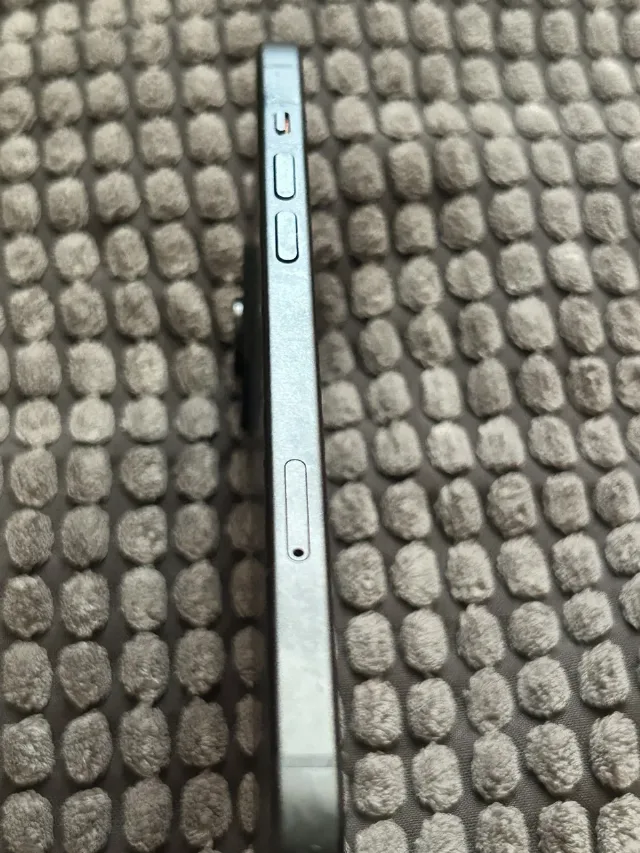 iPhone 15 Plus , black titanium , 128 Gb – fotografia 7 din 8