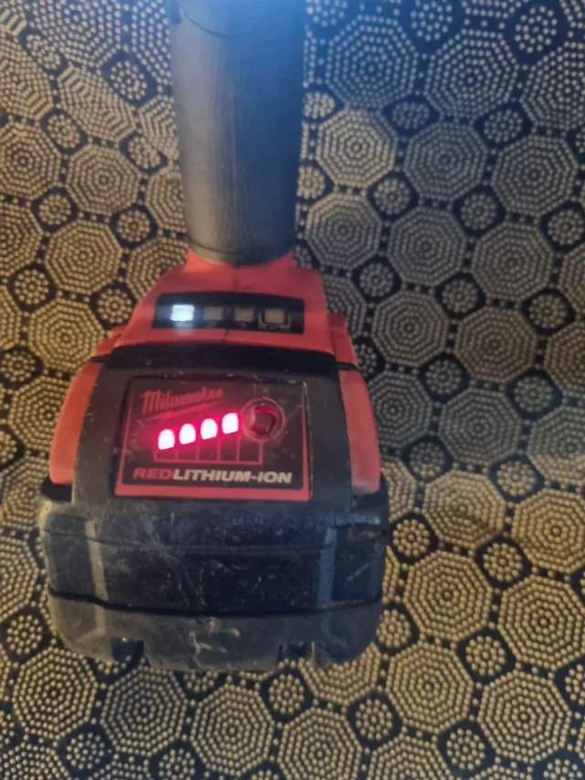 Milwakee impact roti 1345 nm prindere 1/2 doar corp si baterie de 4 ah – fotografia 6 din 7