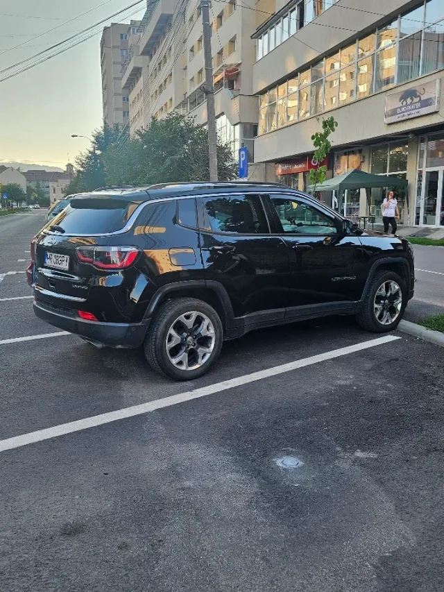 Jeep Compass 170 CP, 4x4, 2.0 motor – fotografia 2 din 8