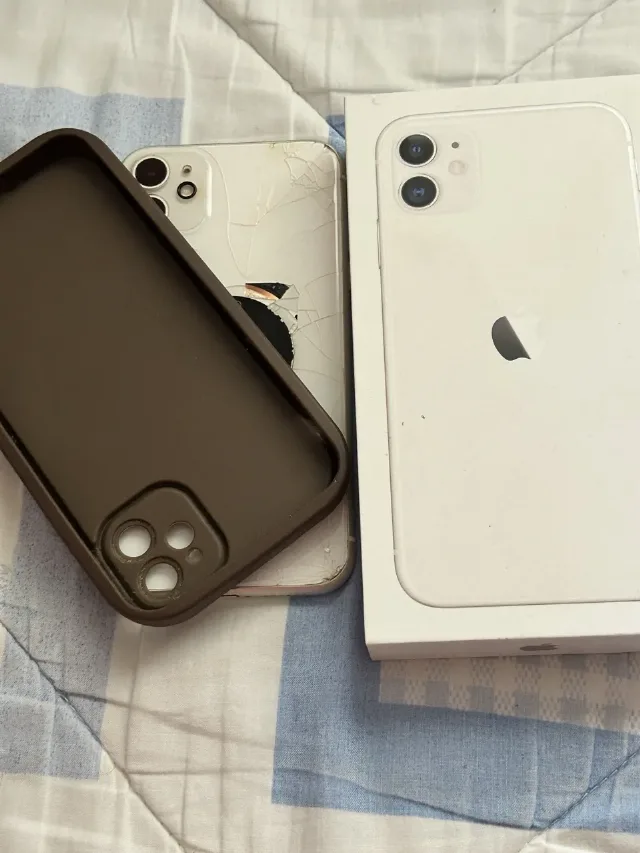 iPhone 11 , alb , 128 Gb , la cutie ! – fotografia 3 din 8