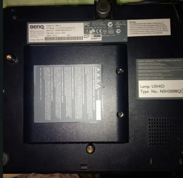 Videoproiector BenQ PB6110 – Pachet Complet (Telecomandă + Geantă) – fotografia 2 din 3