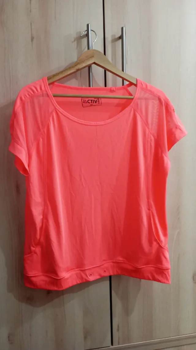 Tricou scurtă sport pentru femei. – fotografia 1 din 4