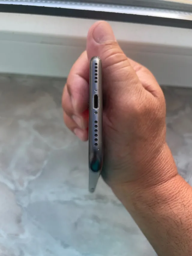 iPhone 7 baterie 100% – fotografia 3 din 6