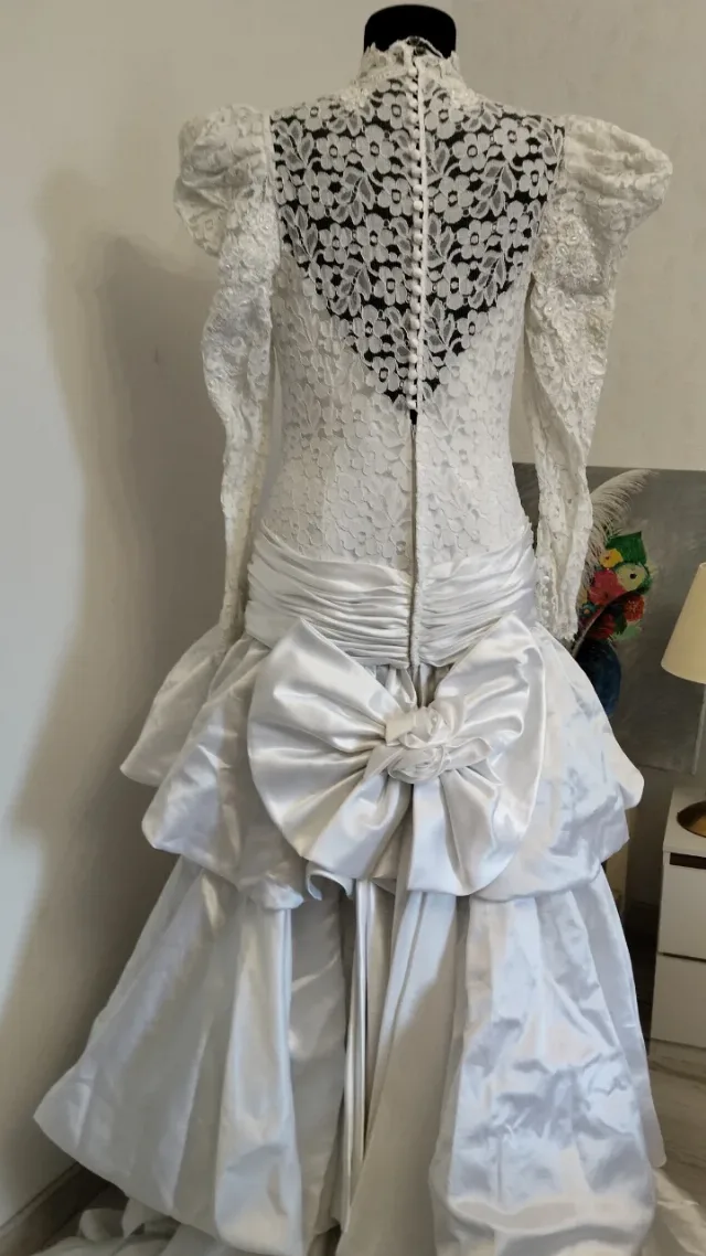 Rochie mireasa vintage – fotografia 7 din 8