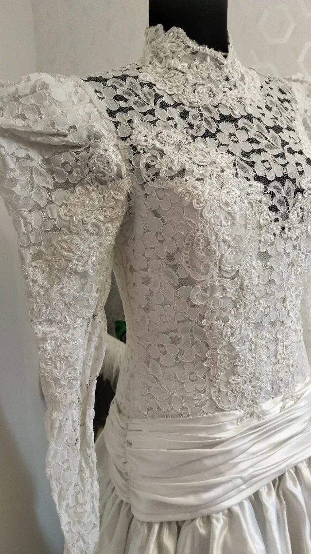 Rochie mireasa vintage – fotografia 5 din 8