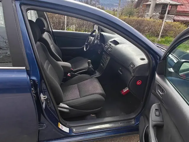 Toyota Avensis 2005 – fotografia 3 din 5