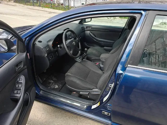 Toyota Avensis 2005 – fotografia 4 din 5