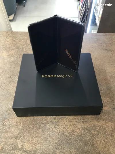 Honor Magic V22 – fotografia 3 din 4