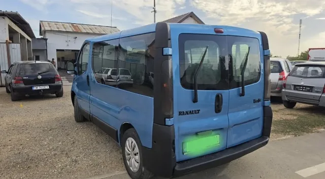 Se vinde Renault trafic 8+1 locuri – fotografia 2 din 8