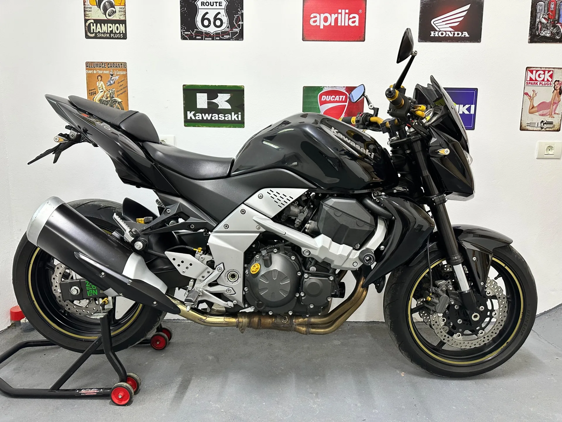 Kawasaki Z750. 2009. – Baia Mare, Maramureș