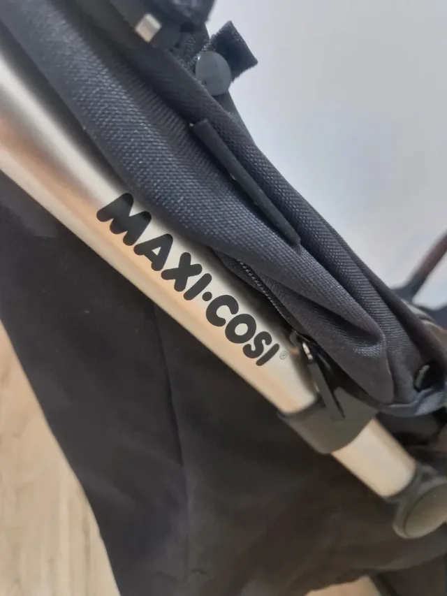 Cărucior sport ultracompact Maxi-Cosi Eva 3 (Essential Black Champagne) – Ca nou, folosit puțin – fotografia 7 din 8