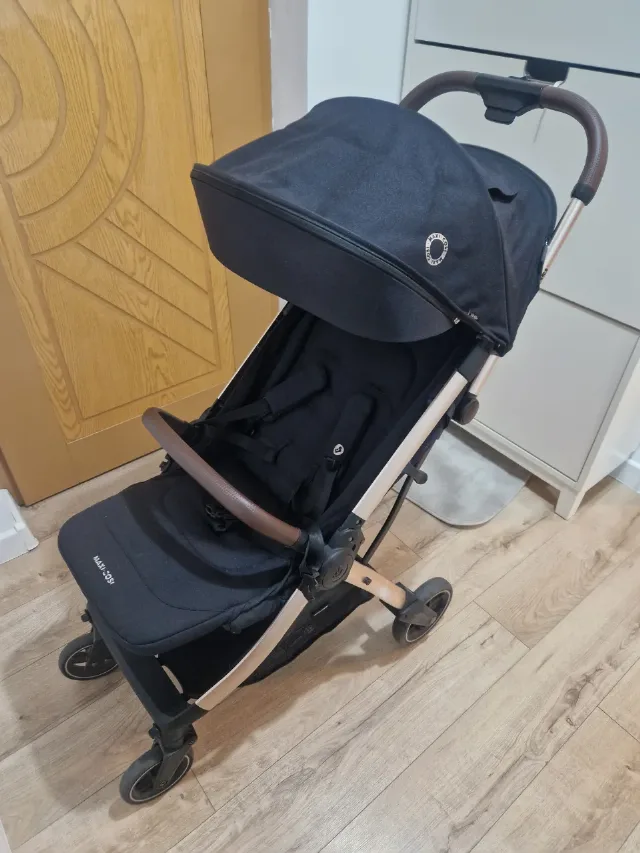 Cărucior sport ultracompact Maxi-Cosi Eva 3 (Essential Black Champagne) – Ca nou, folosit puțin – Sector 2, București