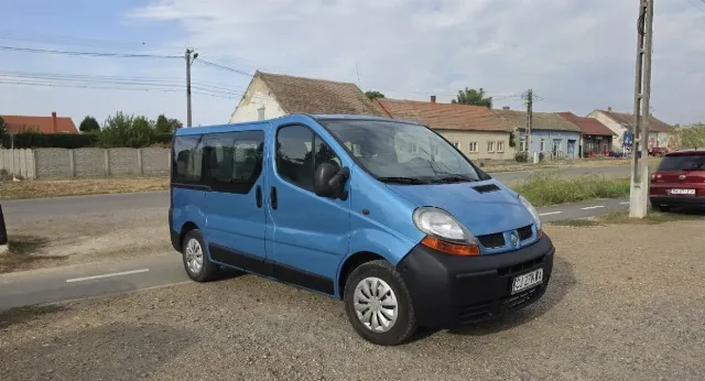 Se vinde Renault trafic 8+1 locuri – fotografia 4 din 8
