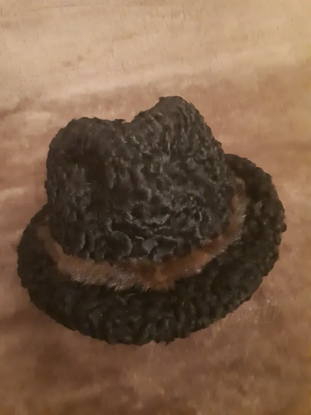 Haină de blană naturală neagra de astrahan cu gulerul de nurca maro – fotografia 3 din 4
