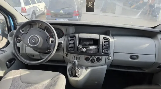Se vinde Renault trafic 8+1 locuri – fotografia 8 din 8