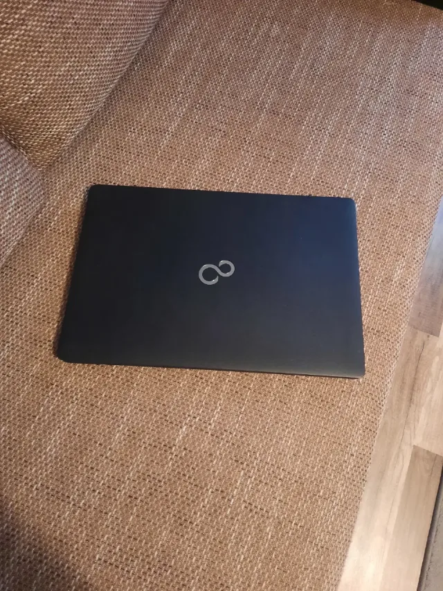 Fujitsu Lifebook A556 Rami 8 Gb Ddr4 Ssd 256 Gb – fotografia 1 din 8
