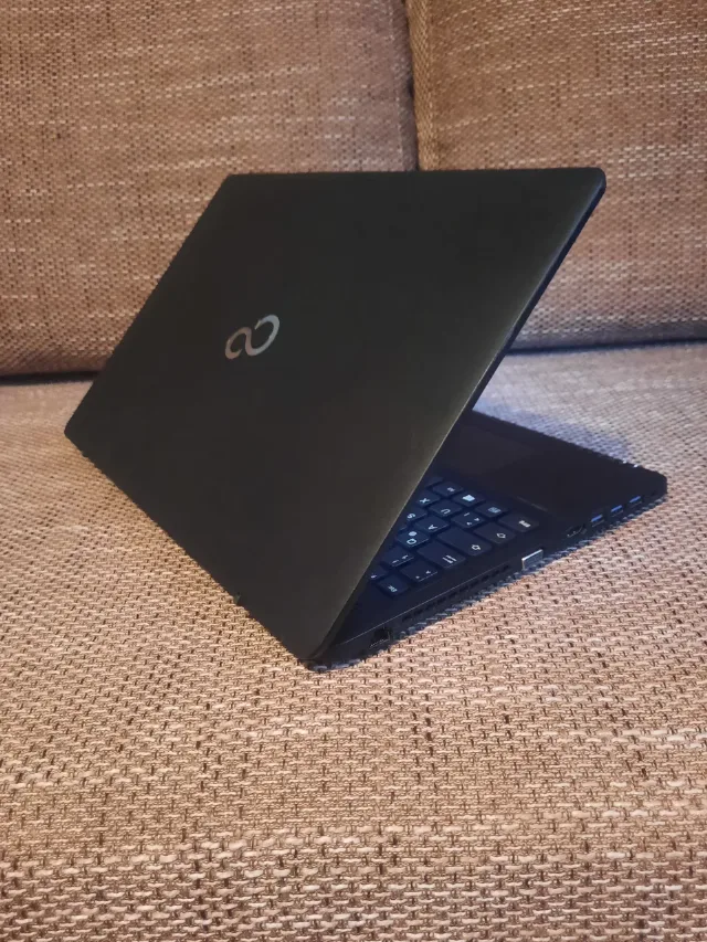 Fujitsu Lifebook A556 Rami 8 Gb Ddr4 Ssd 256 Gb – fotografia 8 din 8