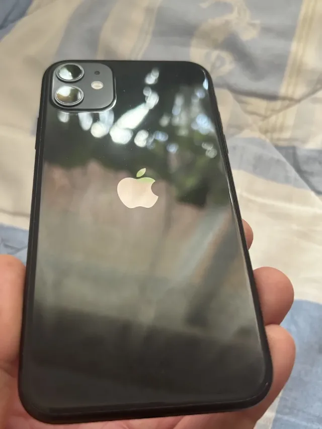 vând - iPhone 11 , Black ,64Gb, bateria 99% orginala – fotografia 4 din 8