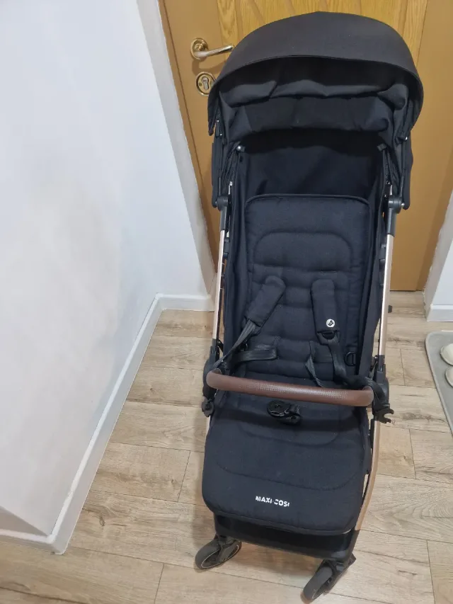 Cărucior sport ultracompact Maxi-Cosi Eva 3 (Essential Black Champagne) – Ca nou, folosit puțin – fotografia 4 din 8