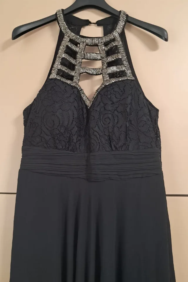 Vand rochie de ocazie neagra – fotografia 3 din 4