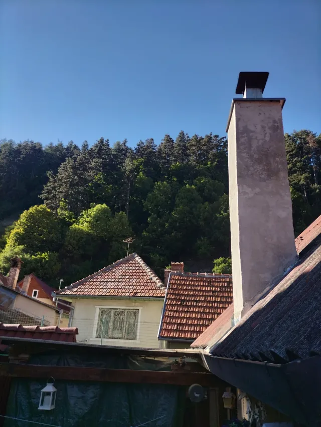 Casa pe sol in cartier Schei – fotografia 1 din 8