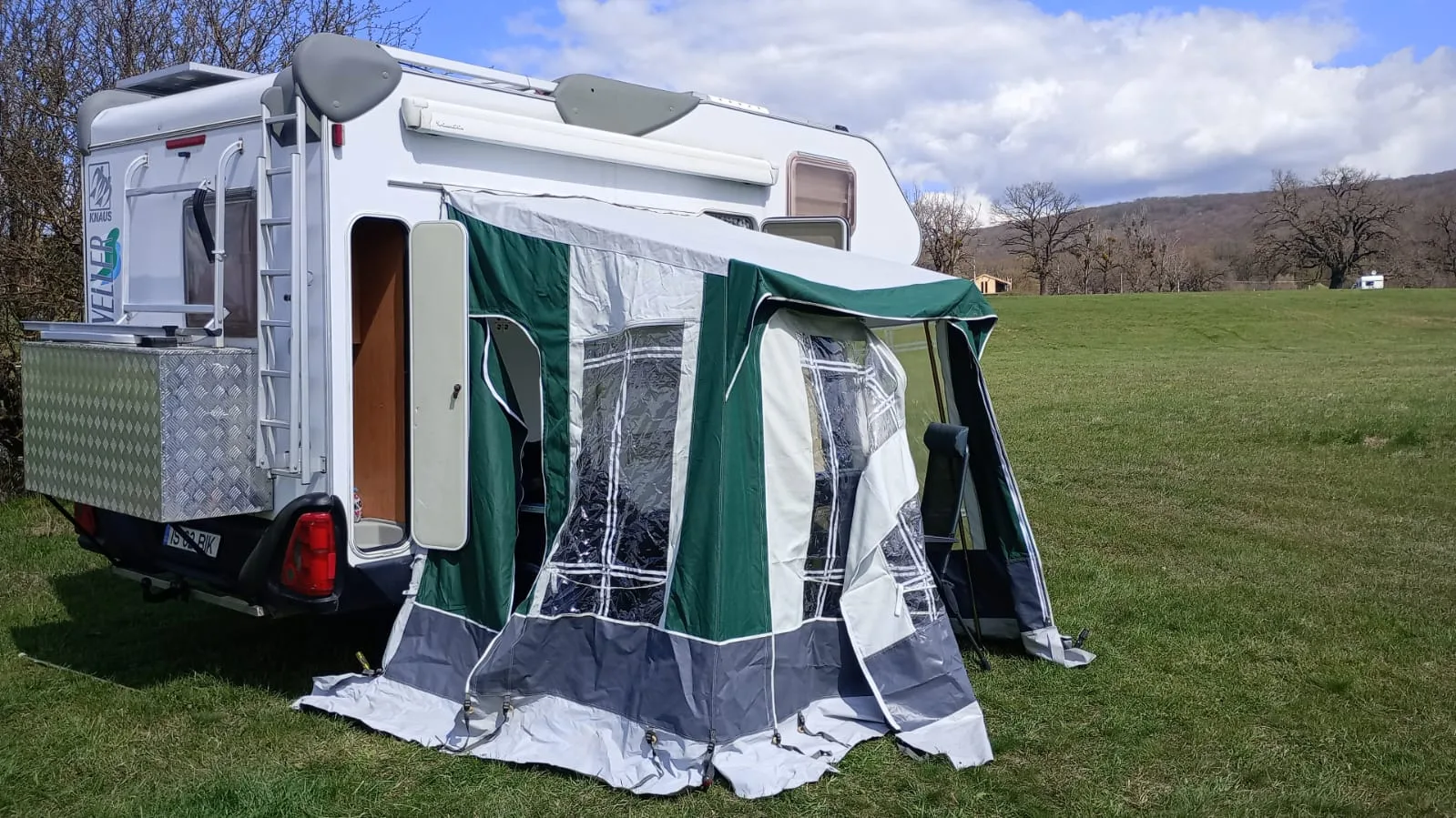 Autorulotă Fiat Ducato Knaus Trevallear 1,6 TD 2001 6 loc – Iasi, Iași