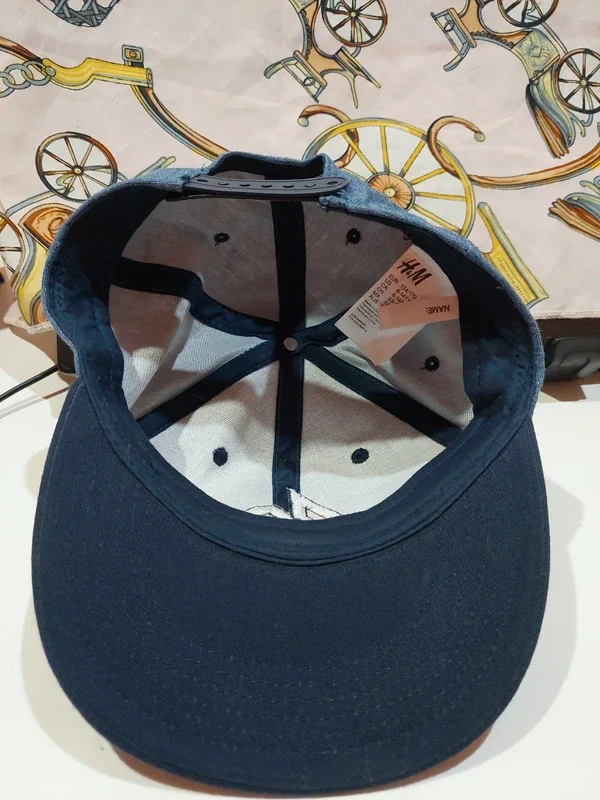 Șapcă H&M originală / Model Snapback – fotografia 2 din 2
